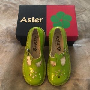 💚ASTER Girls lime green patent shoes